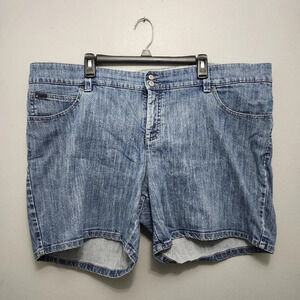 Lee women's jean shorts size 24W blue